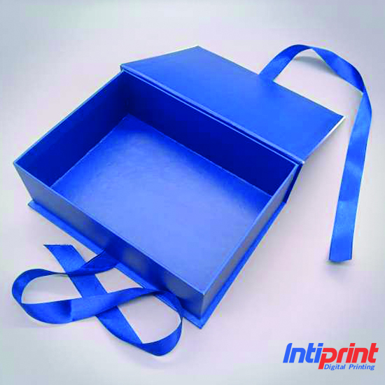 Box Bridesmaid Uk. 20 x 20 x 7 cm