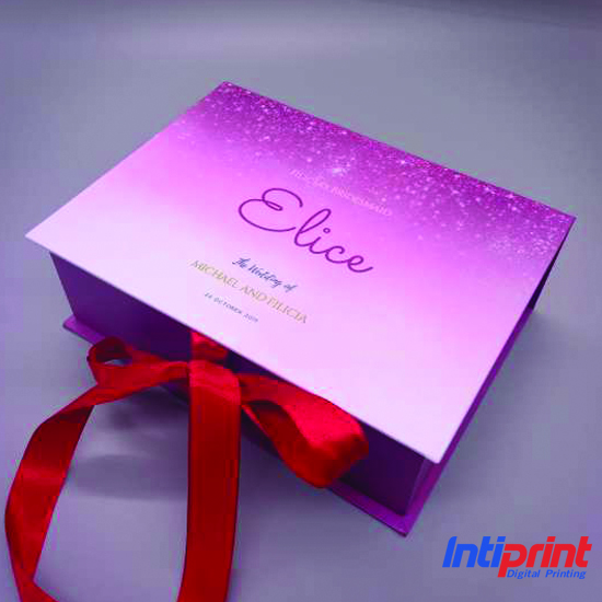 Box Bridesmaid Uk. 20 x 20 x 7 cm