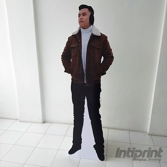   CETAK HUMAN STANDEE uk.179 x 50 JAKARTA BARAT
